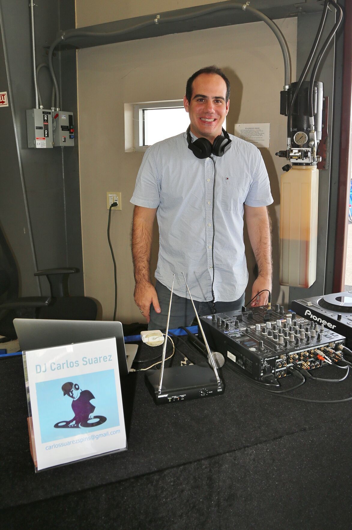 DJ Carlos Suarez